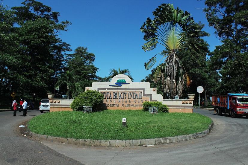 Bukit Indah Tirta Alam (BITA) that produce and distribute industrial water, also treat the waste water into environmental standard. Which has a mission to provide an integrated industrial park that offers reliable, competitive and efficient infrastructure and services.
Our role here is to provide IoT services at BITA by monitoring water distribution from upstream to downstream, starting from monitoring raw water discharge, clean water, water quality, to monitoring water levels in the Industrial Park area.
Monitoring is carried out using IoT sensors and integrated with existing systems so that overall monitoring can be done into one dashboard.